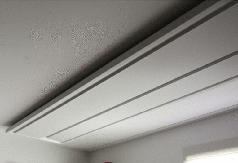 Decoração com Gesso que Respira: Sancas e Molduras Sanca de gesso respirável em um teto, destacando o design e a funcionalidade.
